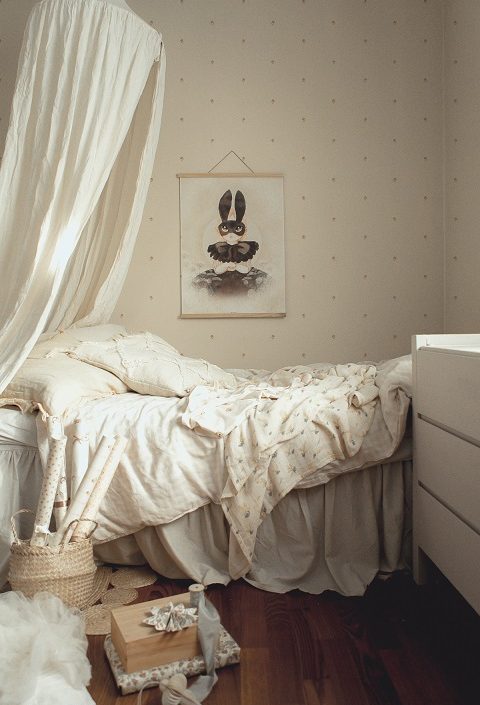 Mrs Mighetto, tapet Jolly Bee For Anna, Rusty Red