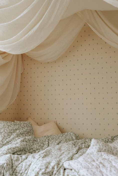 Mrs Mighetto, tapet Tulips för Belle, Blue