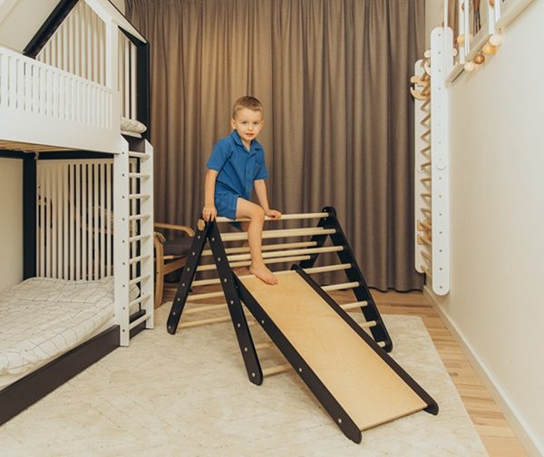 Duck Woodworks, Klättertriangel med rutschkana, svart/natur