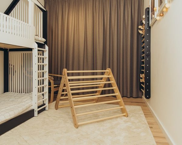 Duck Woodworks, Klättertriangel med rutschkana, natur