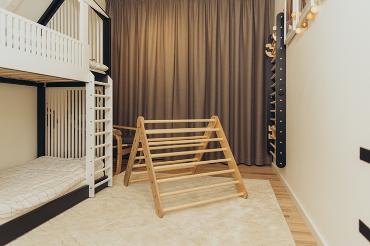 Duck Woodworks, Klättertriangel med rutschkana, natur - Bild 2