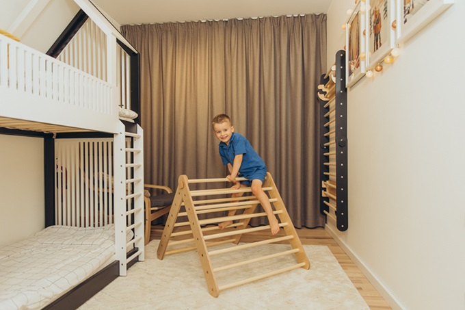 Duck Woodworks, Klättertriangel med rutschkana, natur - Bild 5