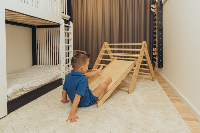 Duck Woodworks, Klättertriangel med rutschkana, natur - Bild 4