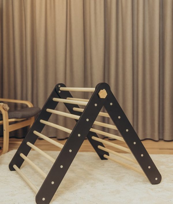 Duck Woodworks, Klättertriangel ribbstol, svart/natur