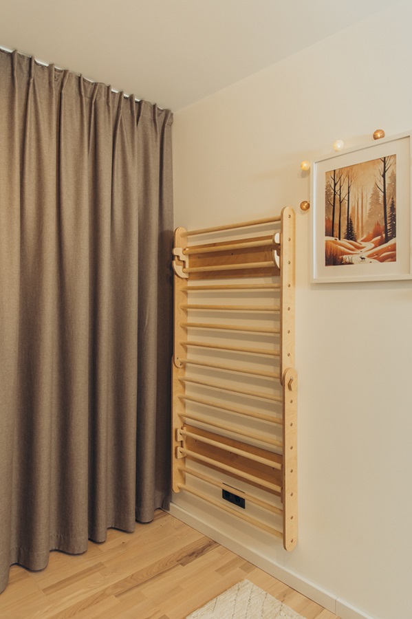 Duck Woodworks, Klättertriangel ribbstol, natur