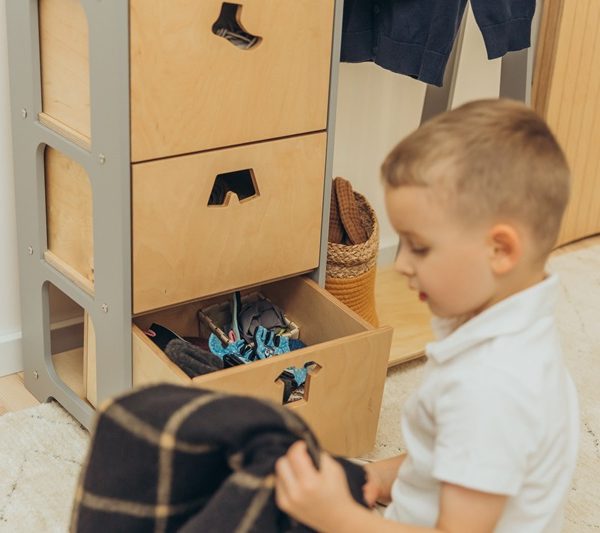 Duck Woodworks, garderob klädstång med lådor Clothes, grå/natur