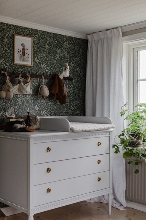 Antikt skötbord till barnrummet, vit - Bild 2