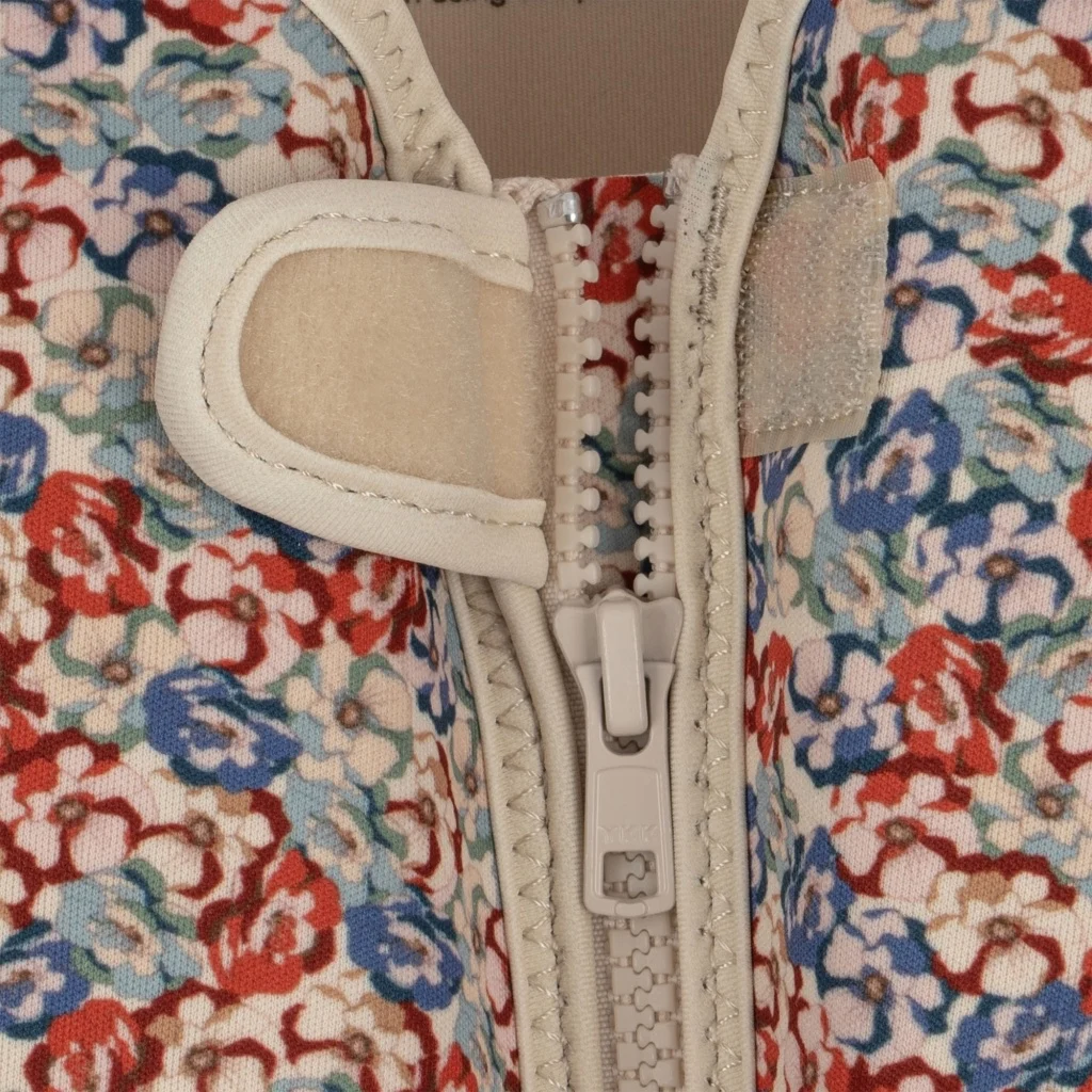 Konges Sløjd, simväst med volanger, Rosie Rouge - Bild 4