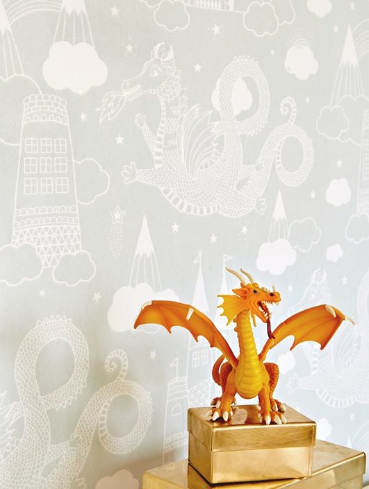 Majvillan, tapet till barnrummet Drakhimlen, grå