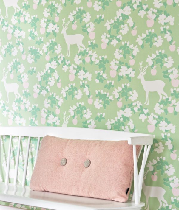 Majvillan, tapet till barnrummet Apple garden, grön