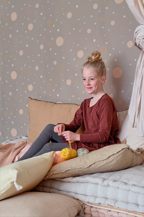 Majvillan, tapet till barnrummet Confetti, grå - Bild 2