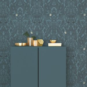 Majvillan, tapet till barnrummet Amelie, petrolblå