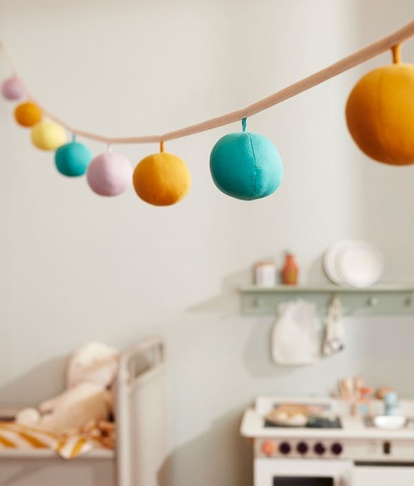 Kid`s Concept, vimpel med pompom, lila multi