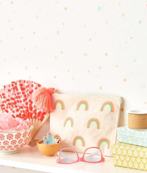 Majvillan, tapet till barnrummet Stardust, shimmering white