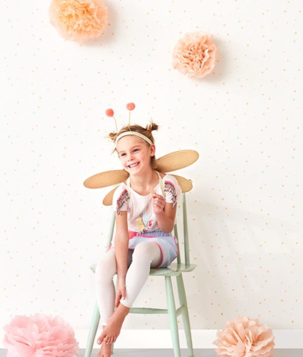 Majvillan, tapet till barnrummet Stardust, shimmering white