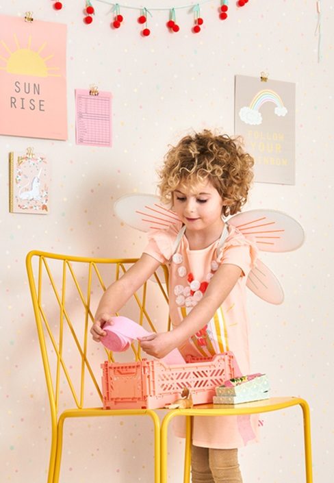 Majvillan, tapet till barnrummet Stardust, lovely pastel pink