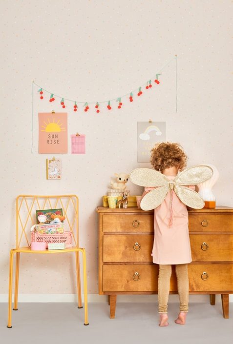 Majvillan, tapet till barnrummet Stardust, lovely pastel pink