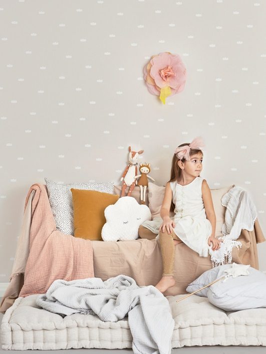 Majvillan, tapet till barnrummet Dreamy clouds, dreamy pink