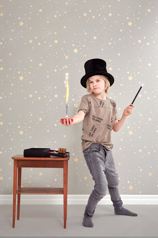 Majvillan, tapet till barnrummet Twinkle, mud grey