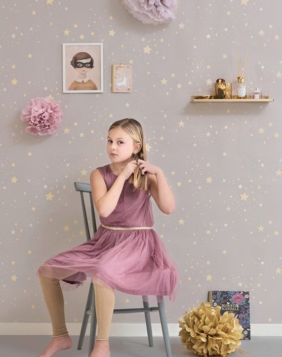 Majvillan, tapet till barnrummet Twinkle, dusty lilac