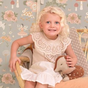 Majvillan, tapet till barnrummet Old garden, gentle bluegrey