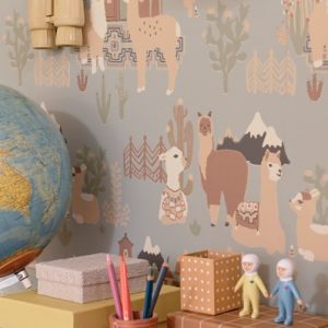 Majvillan, tapet till barnrummet Lama village, afternoon blue