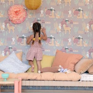 Majvillan, tapet till barnrummet Lama village, evening lilac