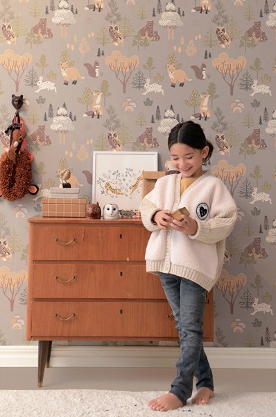 Majvillan, tapet till barnrummet Deep forest, mystic grey