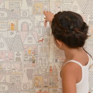 Majvillan, tapet till barnrummet Dollhouse, wool white