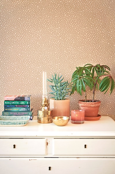 Majvillan, tapet till barnrummet Dots, teddy brown - Bild 2