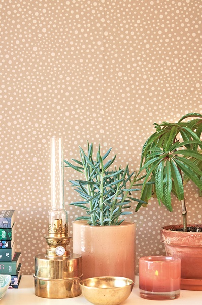 Majvillan, tapet till barnrummet Dots, teddy brown - Bild 4