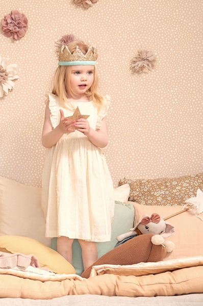 Majvillan, tapet till barnrummet Dots, soft pink