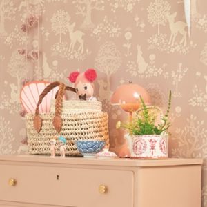 Majvillan, tapet till barnrummet Summer fields, dreamy lilac