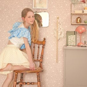 Majvillan, tapet till barnrummet Flora, dreamy lilac