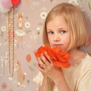 Majvillan, tapet till barnrummet Catwalk, lovely lilac