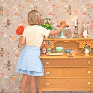 Majvillan, tapet till barnrummet Catwalk, lovely lilac