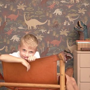 Majvillan, tapet till barnrummet Dinosaur vibes, evening grey