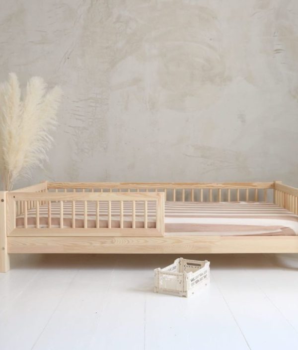 Barnsäng Alex 90x200 cm med stödbräda