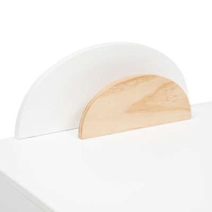 Vit/trä skrivbord till barnrummet med decor