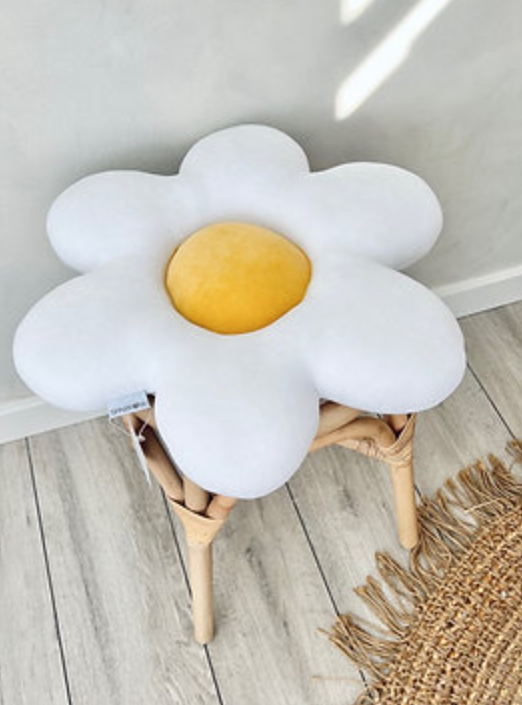 Blomkudde till barnrummet, mustard