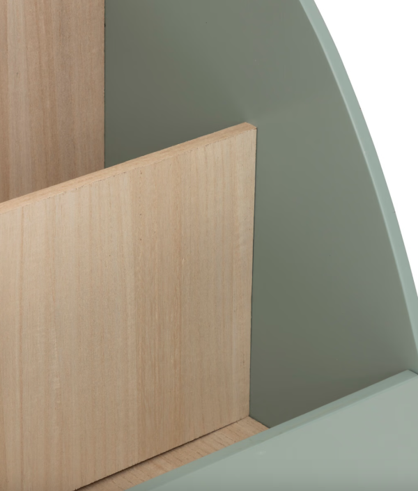 Grön bokhylla till barnrummet