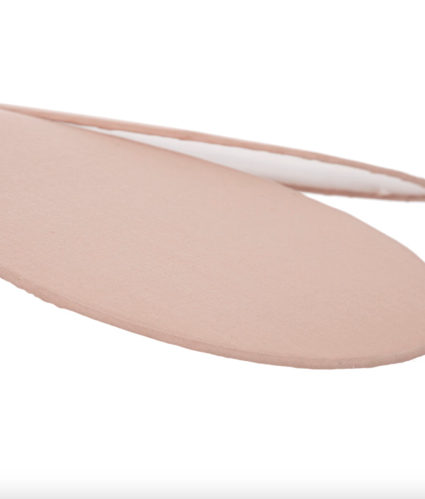 Rosa taklampa till barnrummet