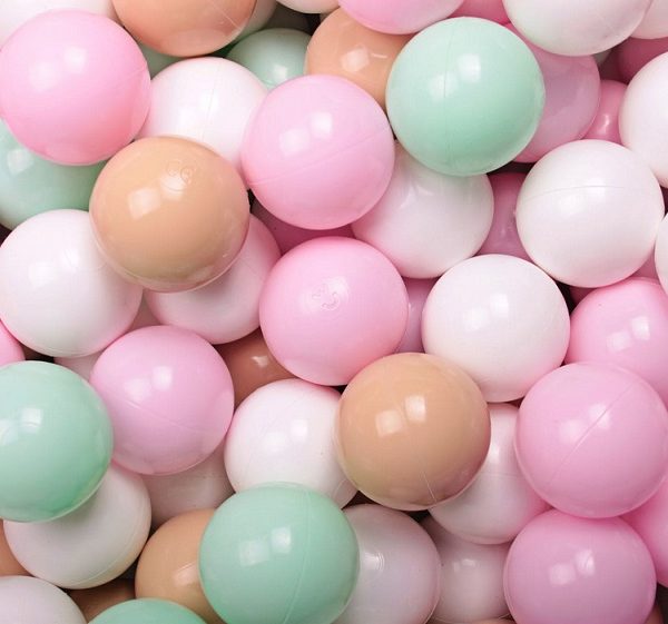 Meow, snövit boucle bollhav med 200 färglada bollar