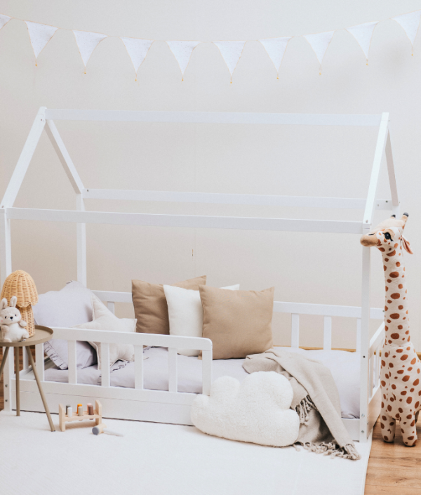 Vit Montessori hussäng 80x160 cm