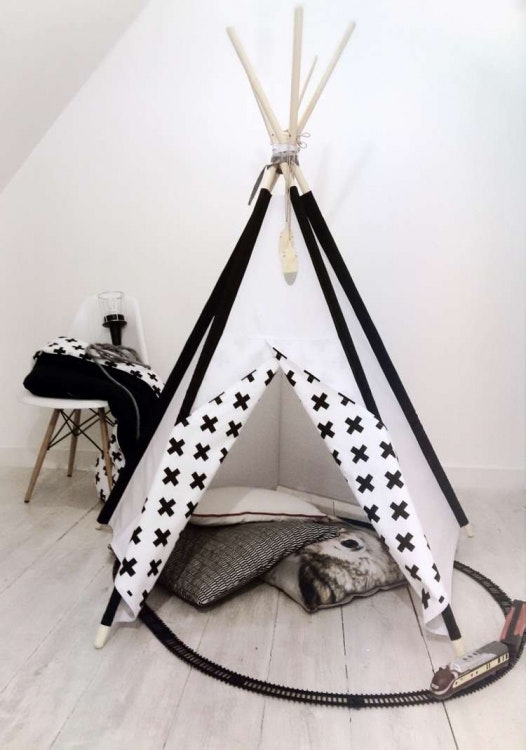 lektält i barnrummet tipitält