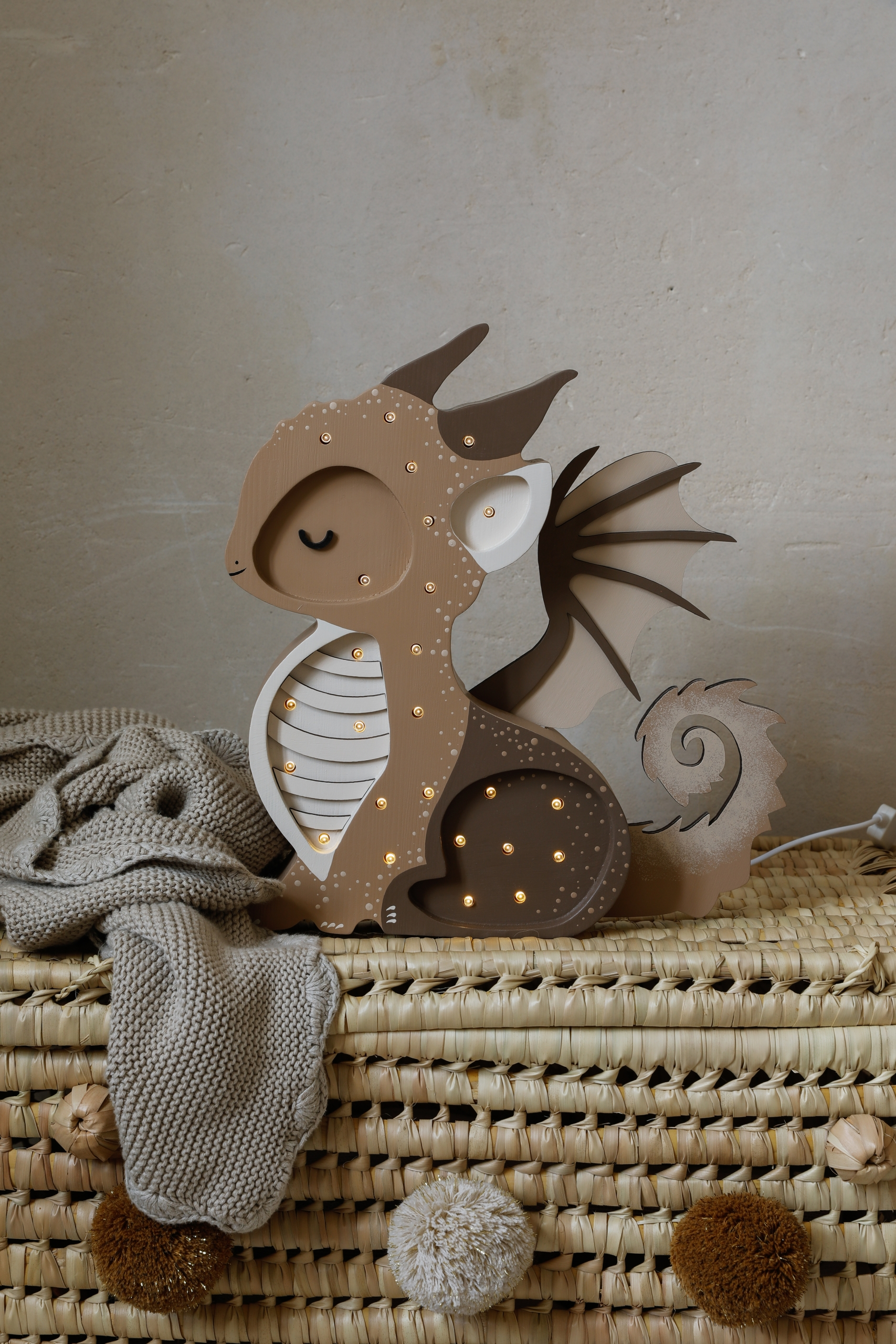Little Lights, Nattlampa till barnrummet, Dragon Lamp, Tiramissu Brown - Bild 5