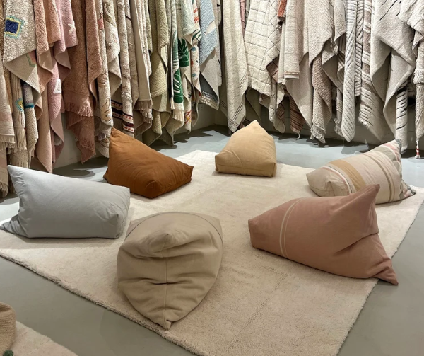 Lorena Canals, sittpuff vintage pink